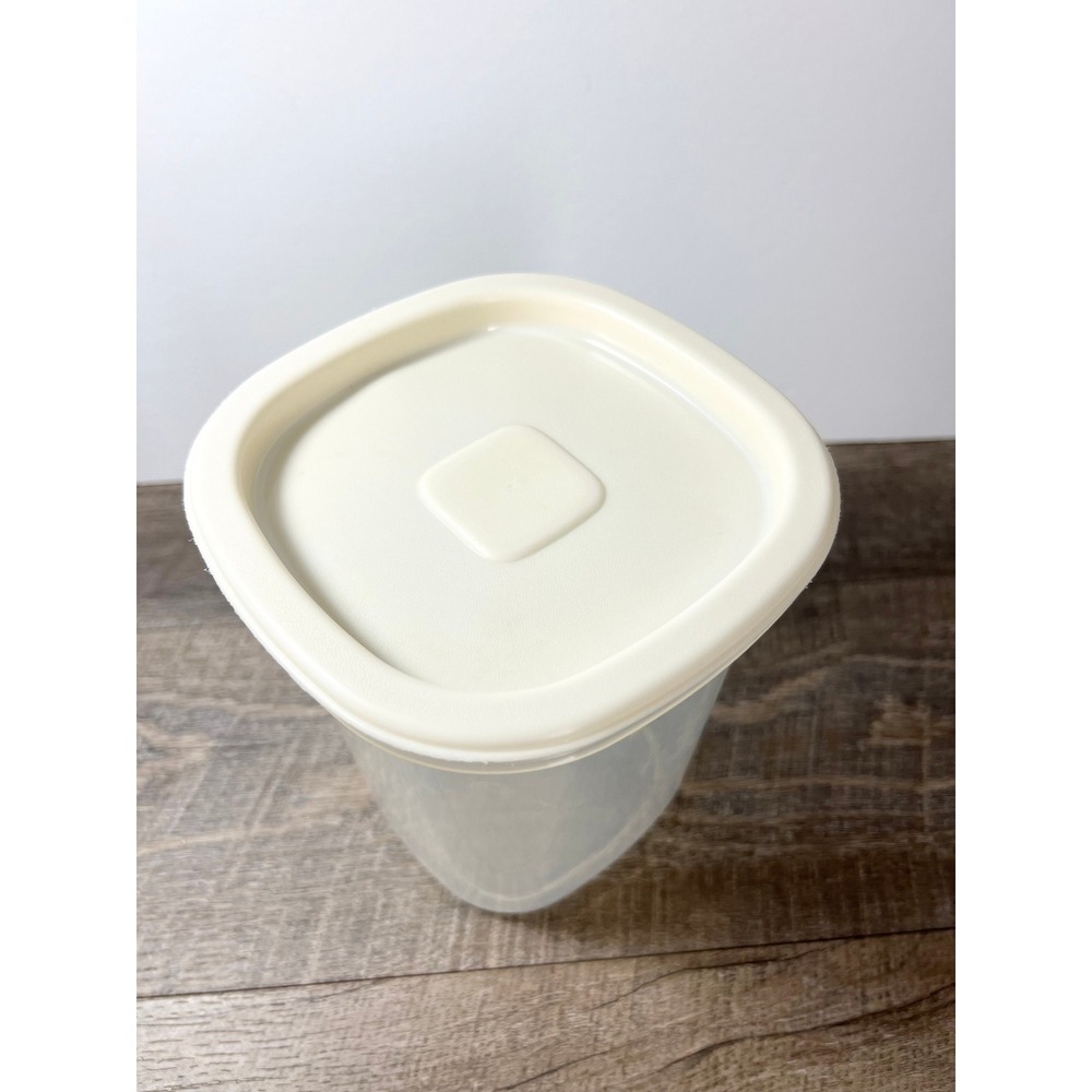 Vintage 6 Cup Rubbermaid #5 Servin Saver Square Storage Canister Almond Lid - Picture 2 of 5